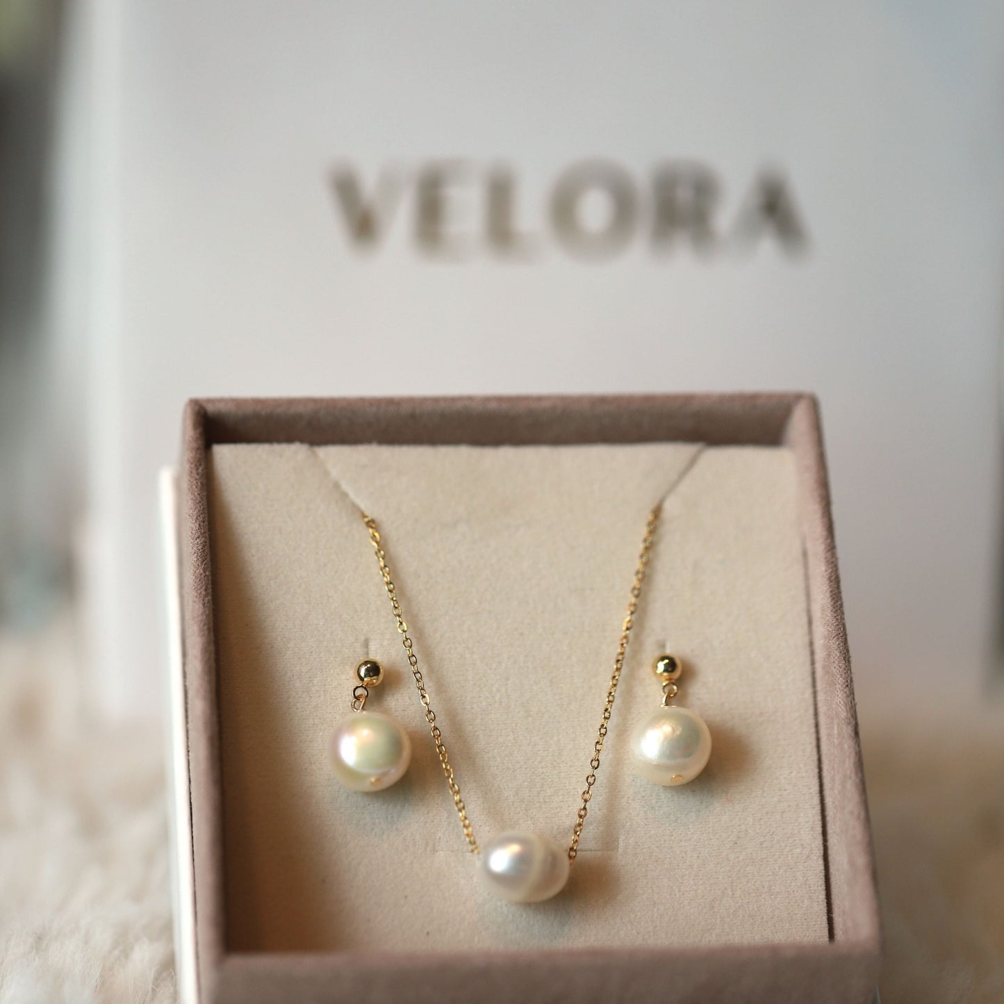 Classic Muse Pearl Set