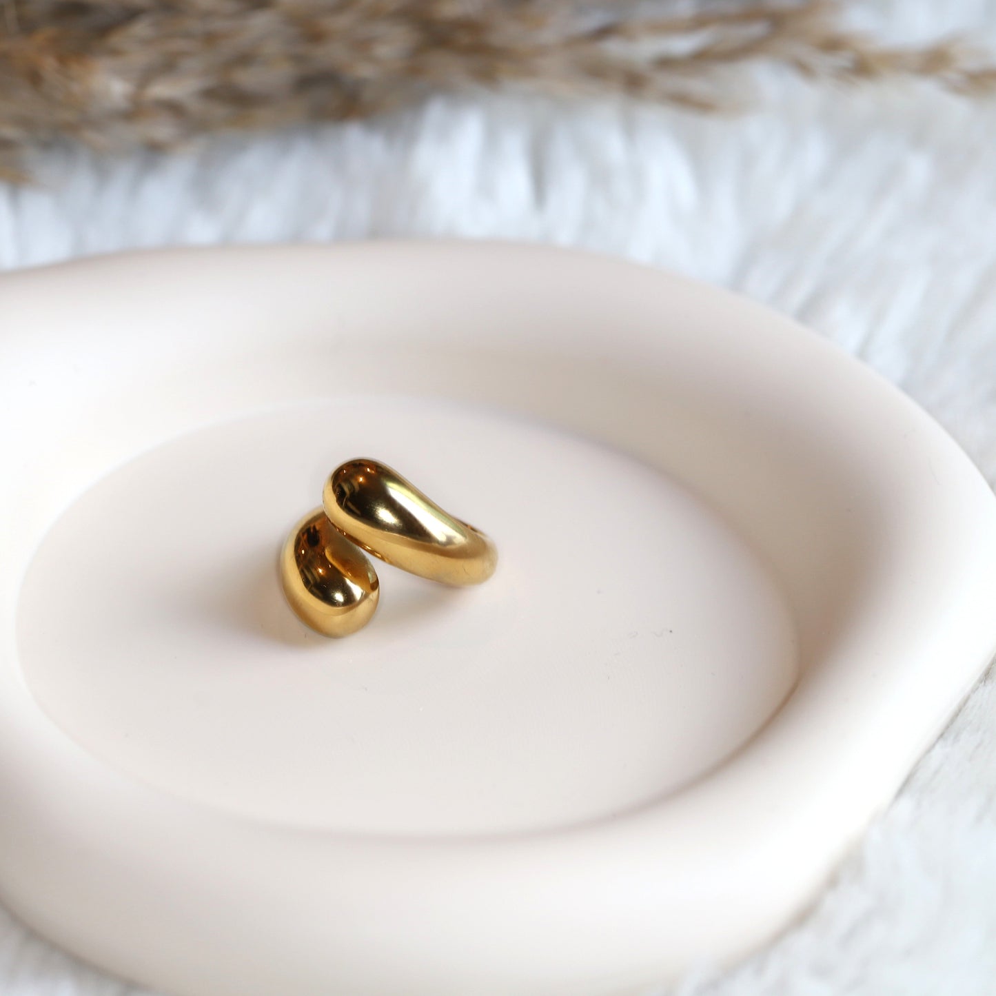Enira Ring