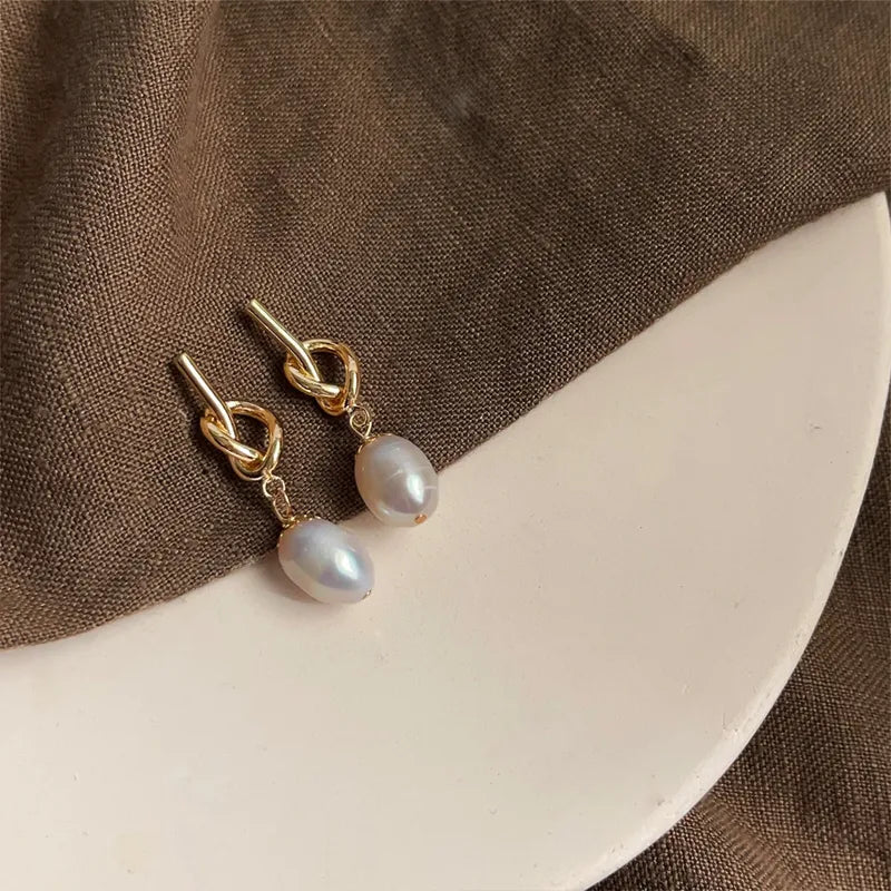 Luna Pearl Earrings