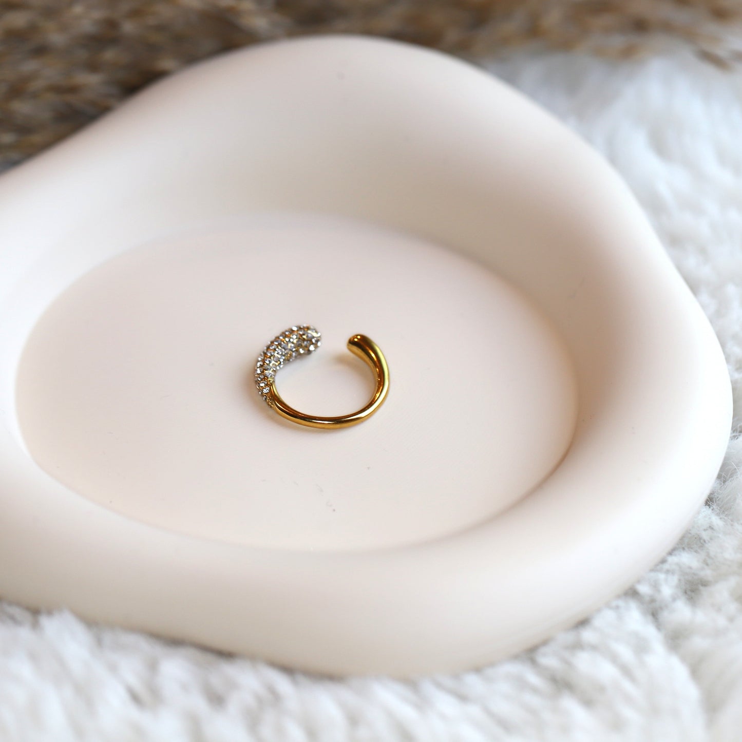 Lyra Pave' Ring