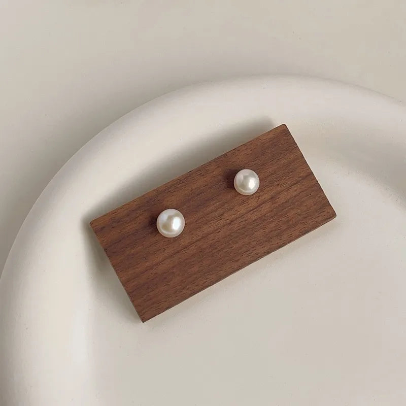 Minimal muse pearl studs Earrings
