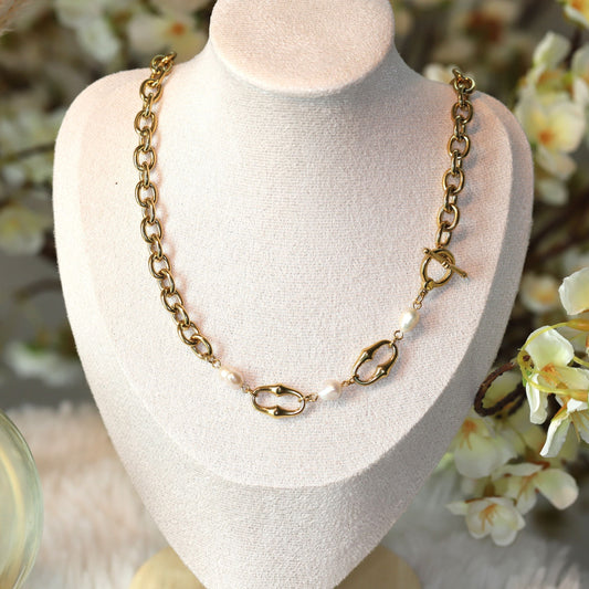 Eloise Pearl Necklace