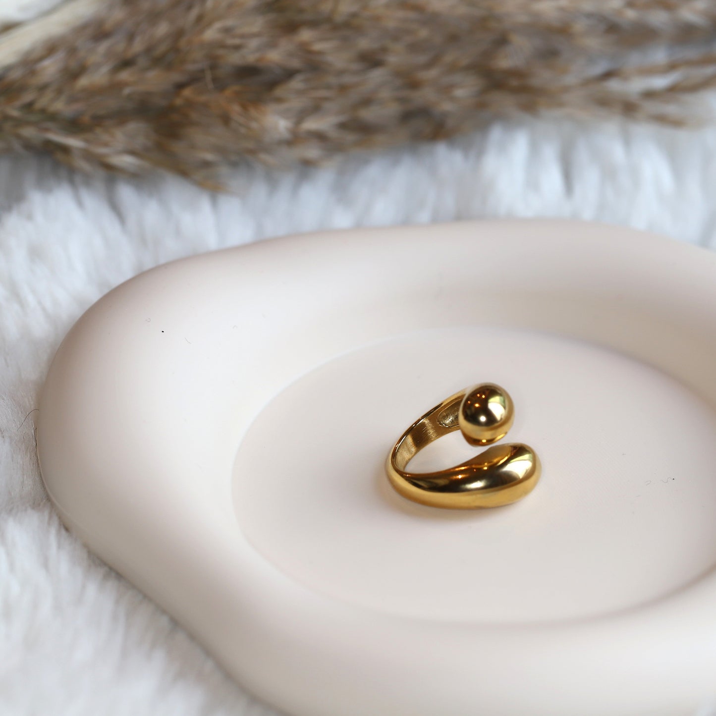 Enira Ring